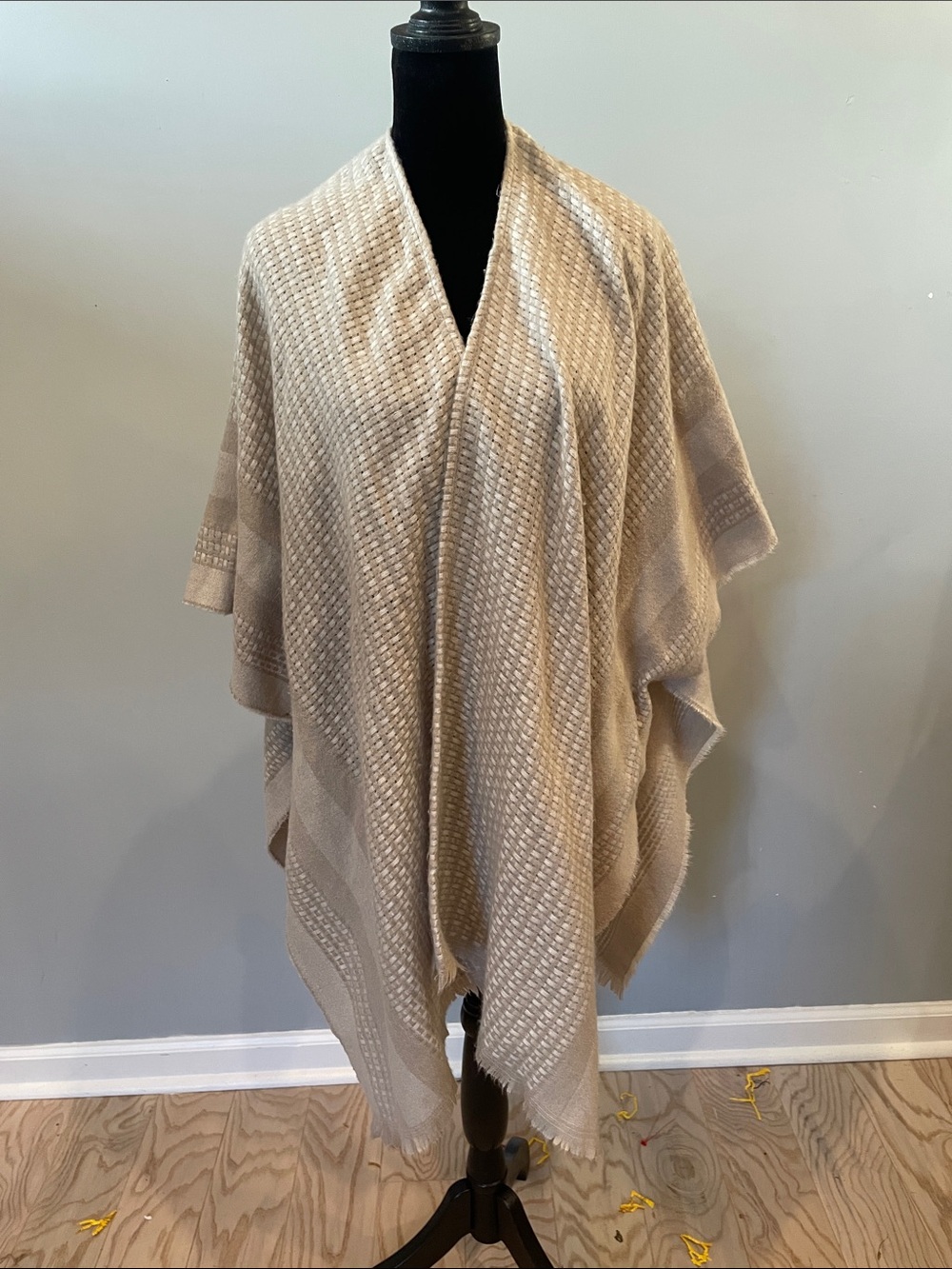 Neutral Beige Woven Shawl -one size by Vince camuto like new